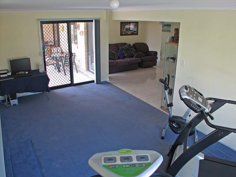 27 Lakebreeze Drive, Loganholme QLD 4129