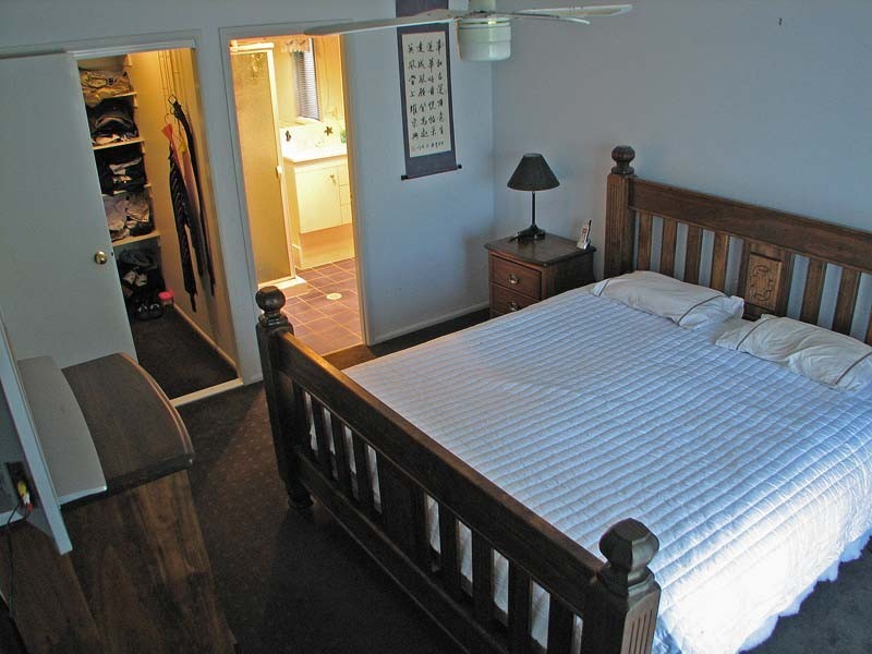 27 Lakebreeze Drive, Loganholme QLD 4129