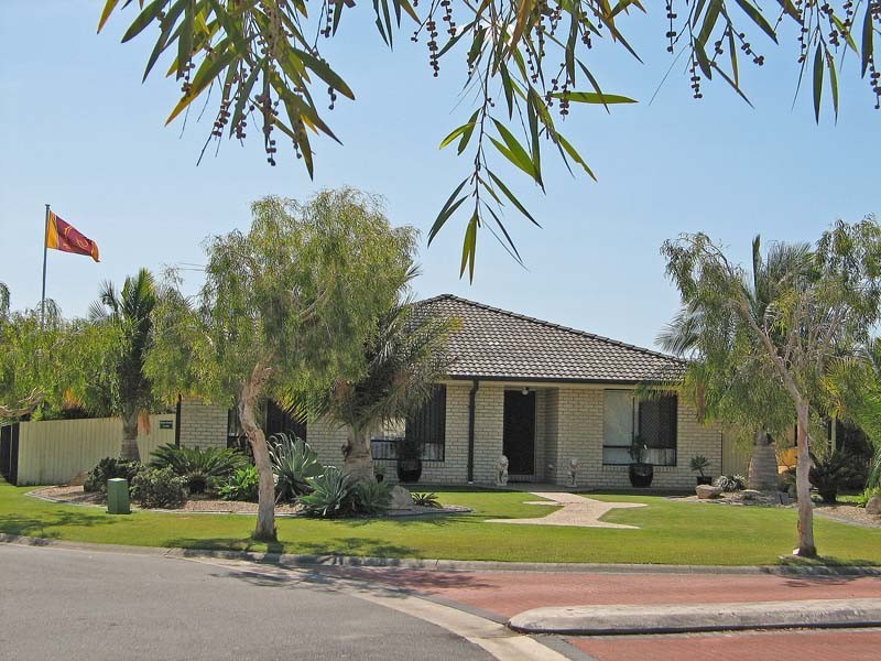 27 Lakebreeze Drive, Loganholme QLD 4129