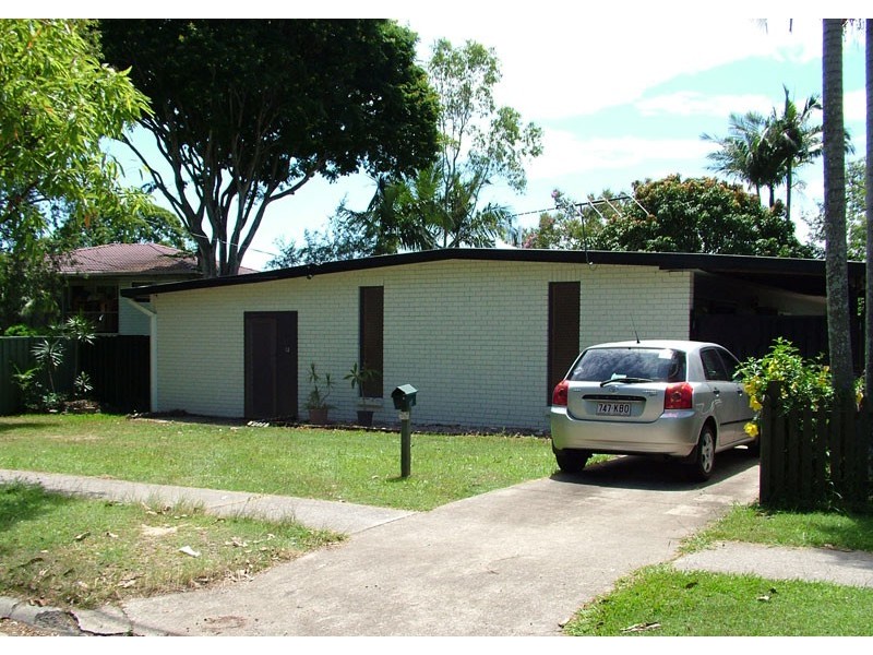 13 Lake Road, Slacks Creek QLD 4127