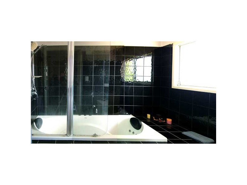 13 Lake Road, Slacks Creek QLD 4127