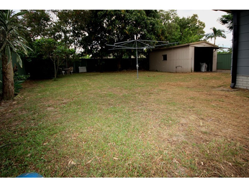 13 Lake Road, Slacks Creek QLD 4127