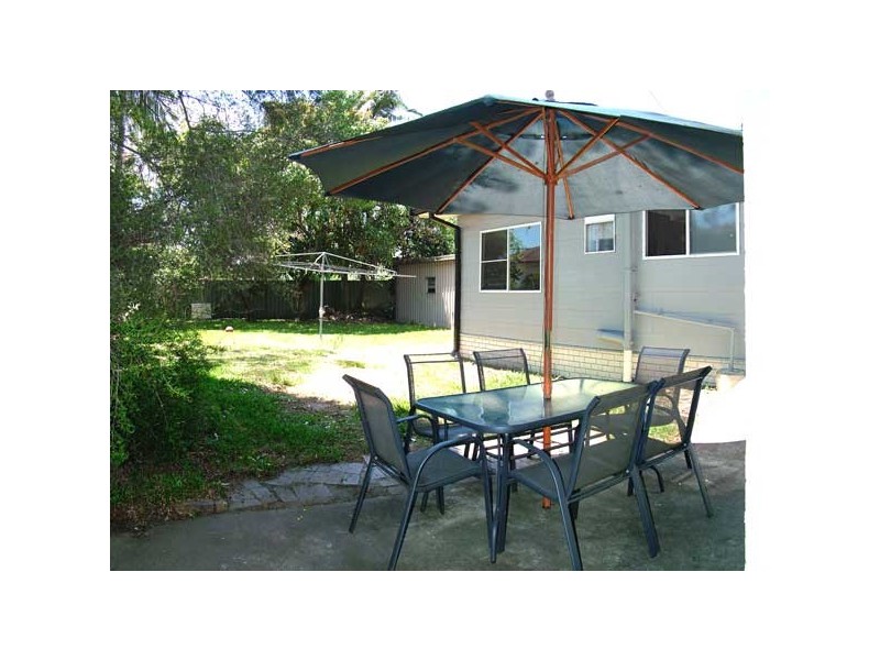 13 Lake Road, Slacks Creek QLD 4127