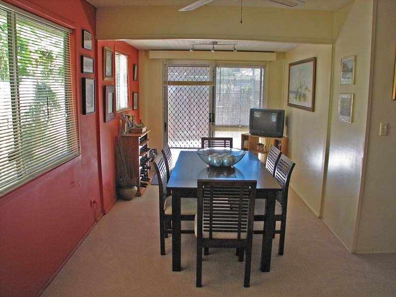 6 Leonard Street, Kingston QLD 4114