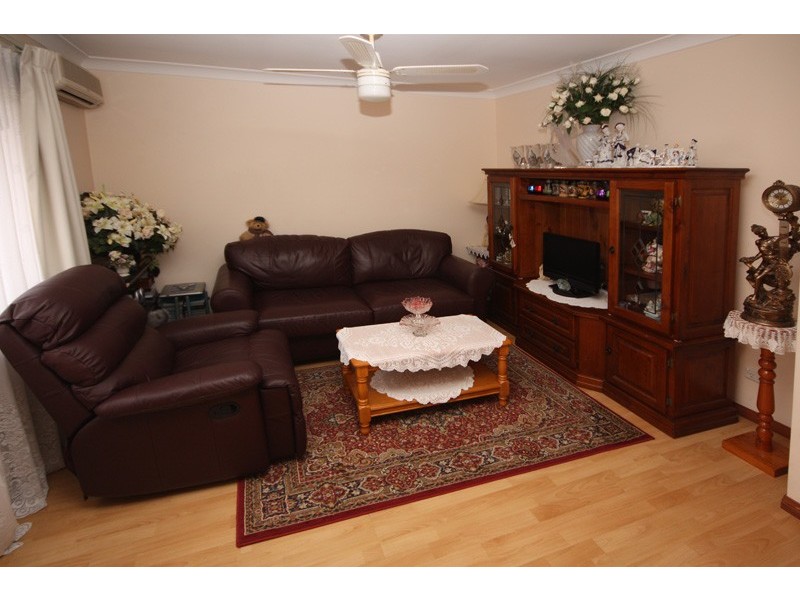 37 Blackthorn Crescent, Shailer Park QLD 4128