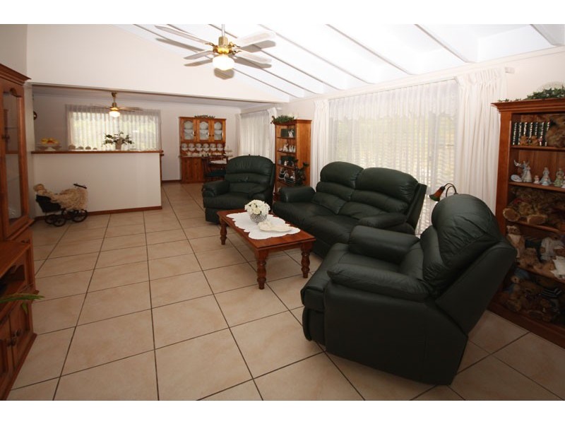 37 Blackthorn Crescent, Shailer Park QLD 4128