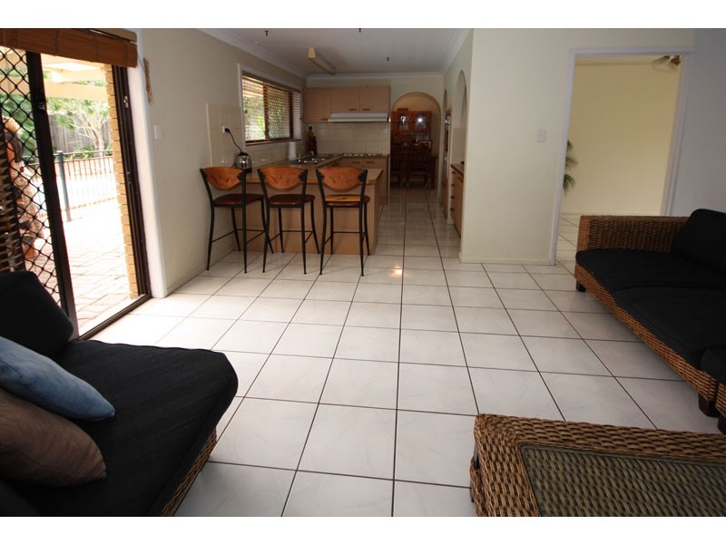 30 Jamberoo Street, Springwood QLD 4127