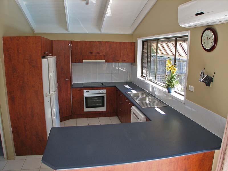 8 Oakleaf Street, Eight Mile Plains QLD 4113