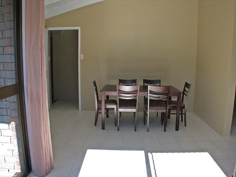 8 Oakleaf Street, Eight Mile Plains QLD 4113