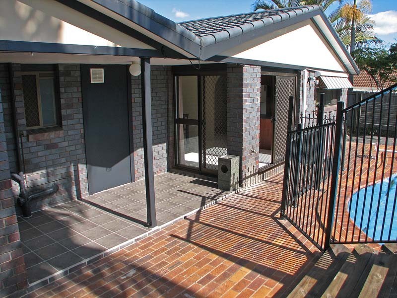 8 Oakleaf Street, Eight Mile Plains QLD 4113