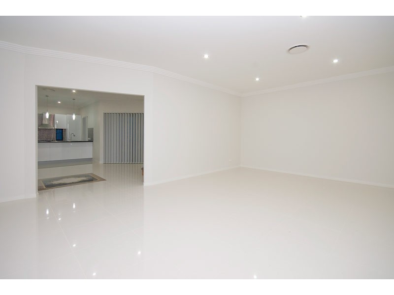 8 Trudy Crescent, Cornubia QLD 4130