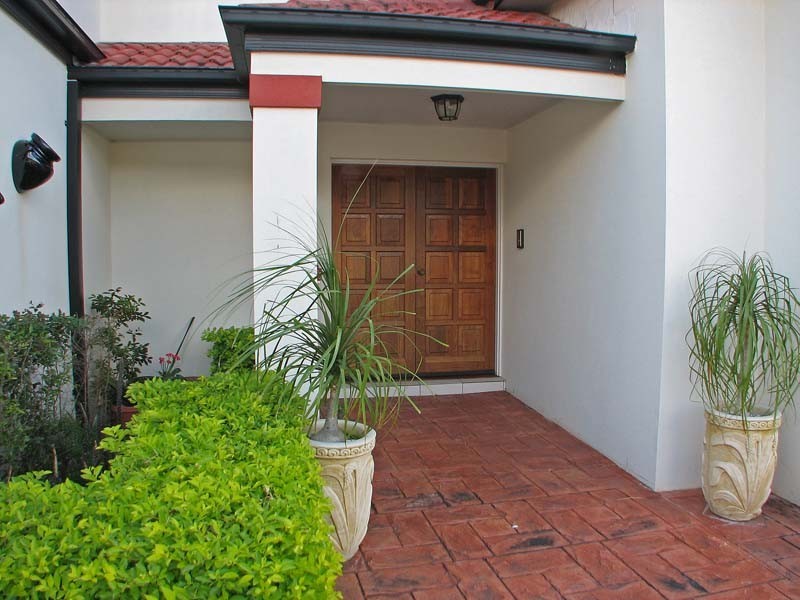 10 Regent Street, Eight Mile Plains QLD 4113