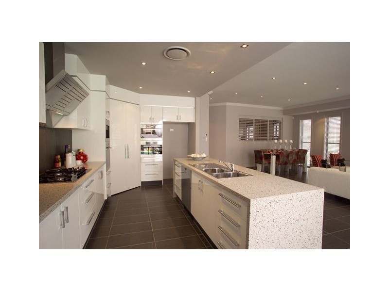 7 John Markwell Parade, Daisy Hill QLD 4127