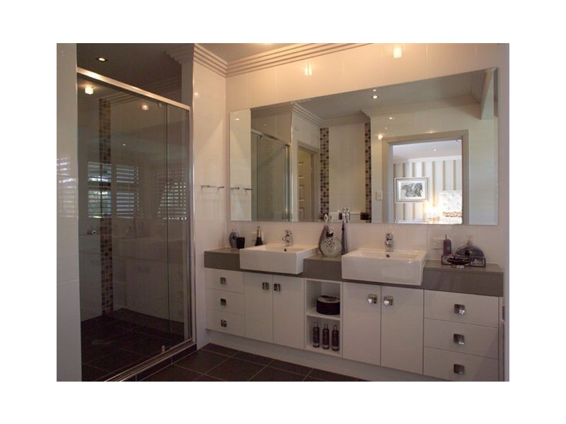 7 John Markwell Parade, Daisy Hill QLD 4127