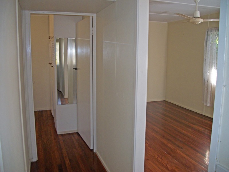 7 Bruce Road, Woodridge QLD 4114