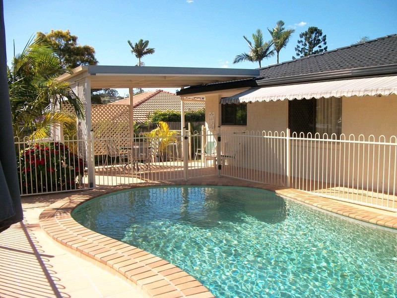 12 Wyclif Avenue, Springwood QLD 4127