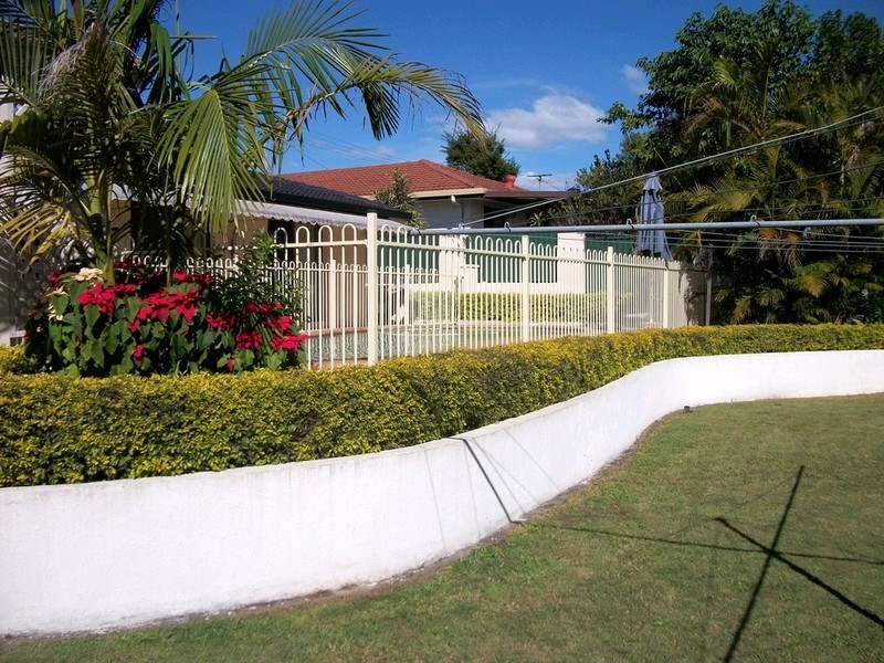 12 Wyclif Avenue, Springwood QLD 4127