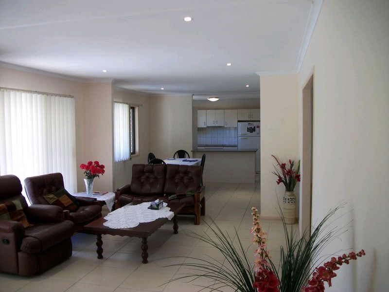 12 Wyclif Avenue, Springwood QLD 4127