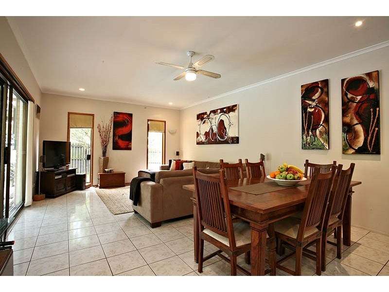 8 Dalton Court, Springwood QLD 4127