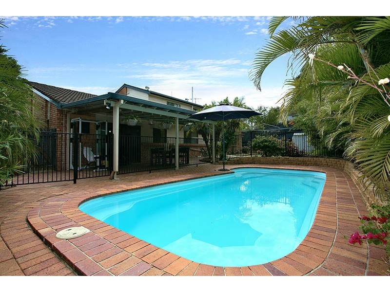 8 Dalton Court, Springwood QLD 4127