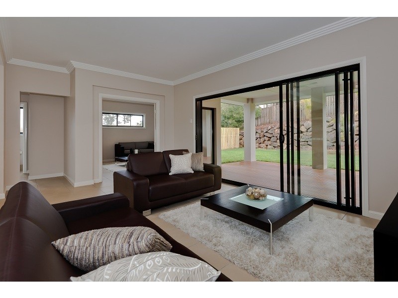 12 Charles Glen Street, Daisy Hill QLD 4127