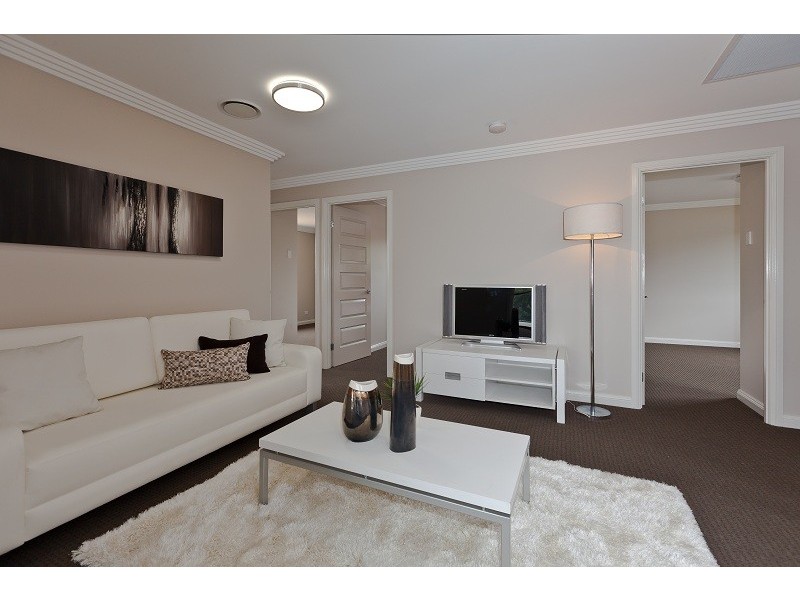 12 Charles Glen Street, Daisy Hill QLD 4127