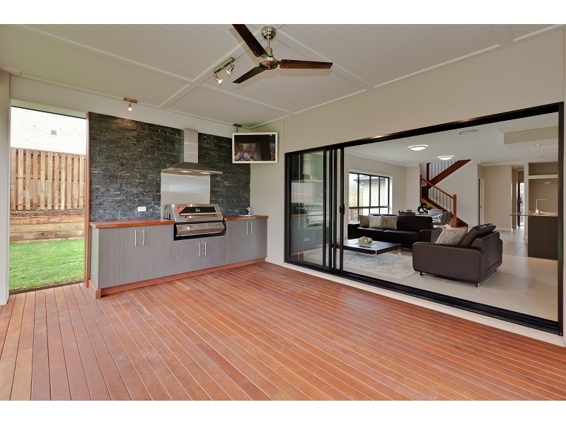 12 Charles Glen Street, Daisy Hill QLD 4127