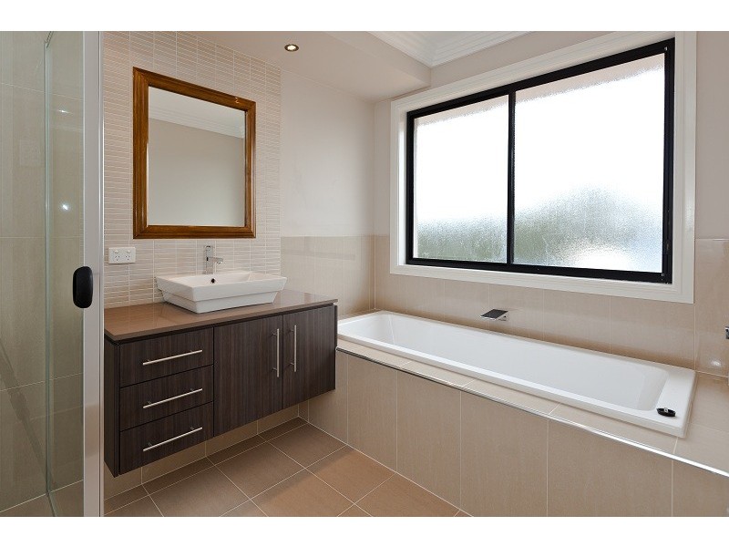 12 Charles Glen Street, Daisy Hill QLD 4127