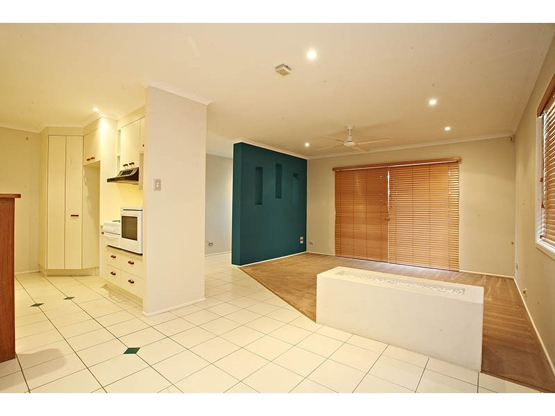 11 Jacqueline Avenue, Springwood QLD 4127