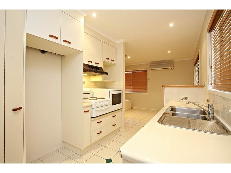 11 Jacqueline Avenue, Springwood QLD 4127