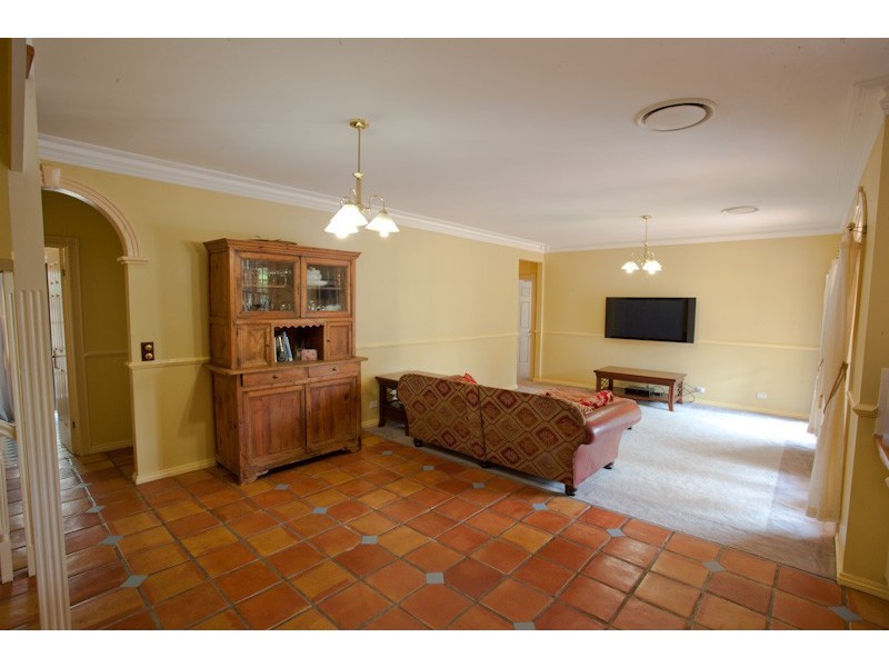 4 Dewberry Place, Eight Mile Plains QLD 4113