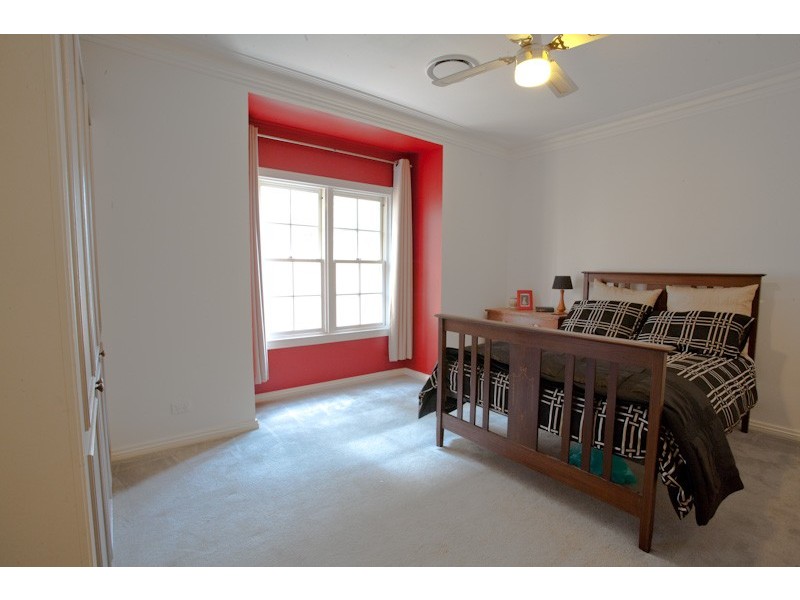 4 Dewberry Place, Eight Mile Plains QLD 4113