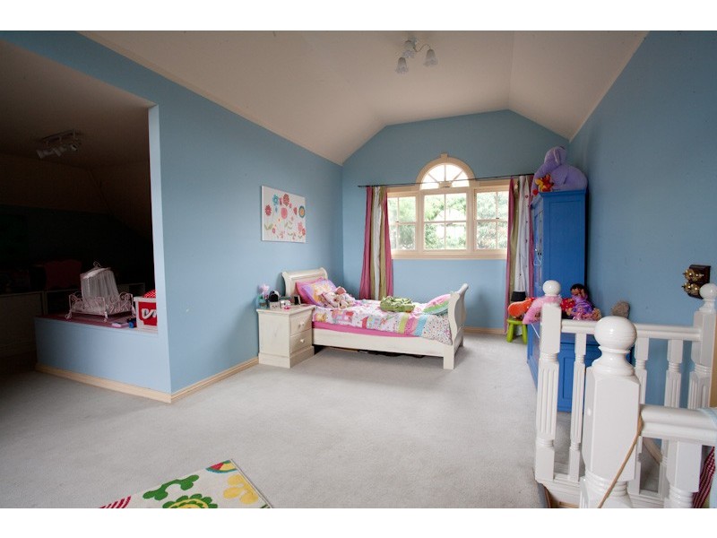 4 Dewberry Place, Eight Mile Plains QLD 4113