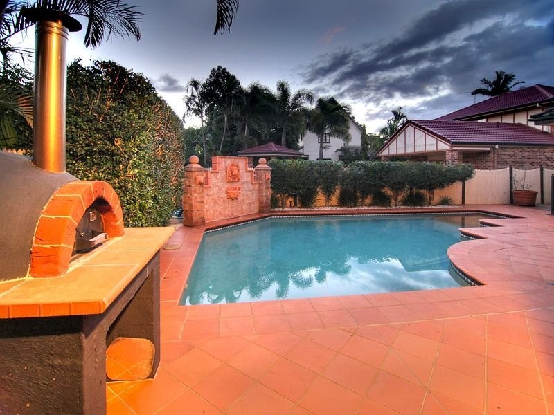 4 Dewberry Place, Eight Mile Plains QLD 4113