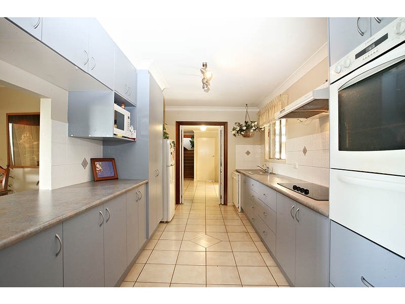 12 Edgehill Crescent, Springwood QLD 4127