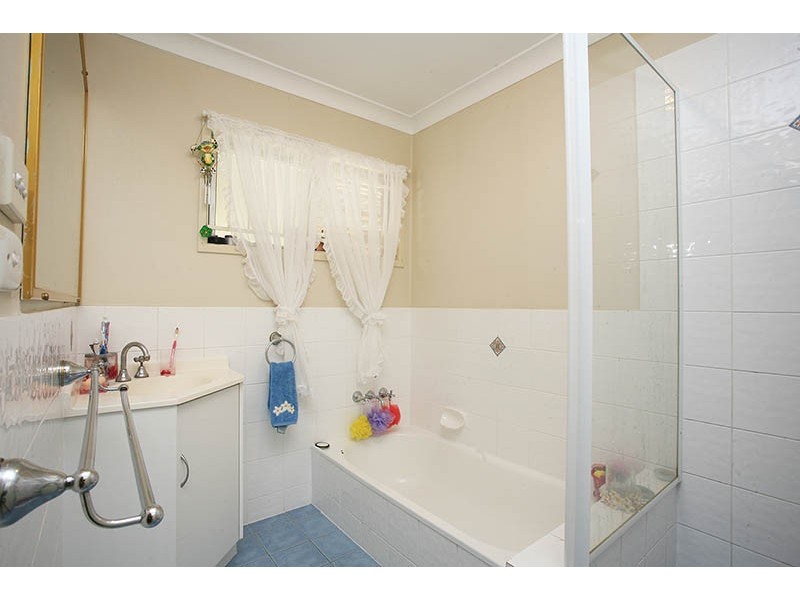 12 Edgehill Crescent, Springwood QLD 4127