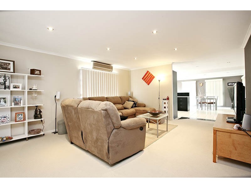 16 Alderbaran Drive, Kingston QLD 4114