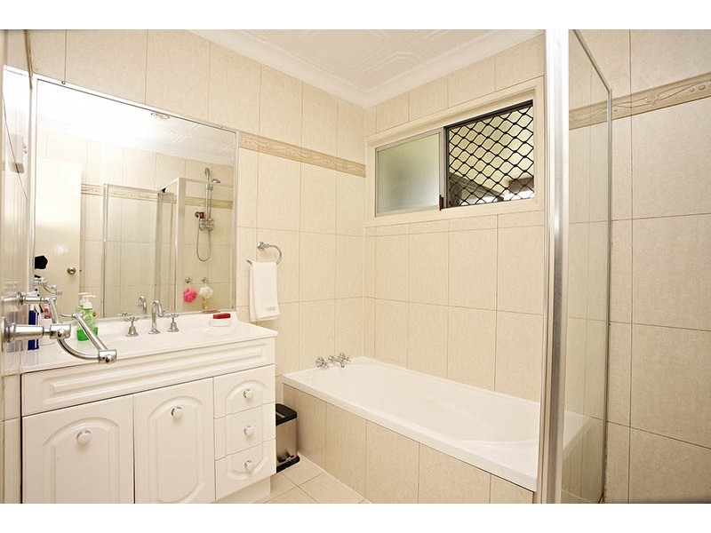 16 Alderbaran Drive, Kingston QLD 4114