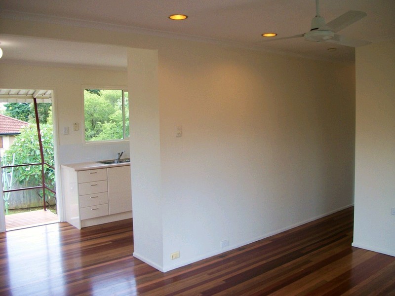 63 Rholanda Crescent, Springwood QLD 4127