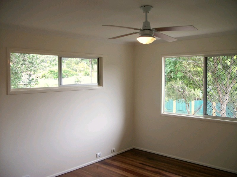 63 Rholanda Crescent, Springwood QLD 4127