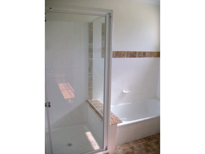 63 Rholanda Crescent, Springwood QLD 4127