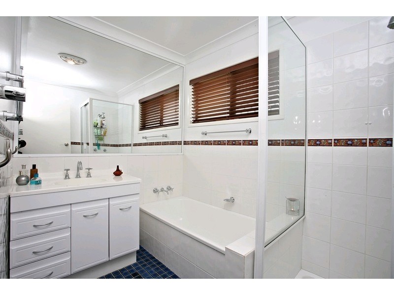 25 Jacqueline Avenue, Springwood QLD 4127