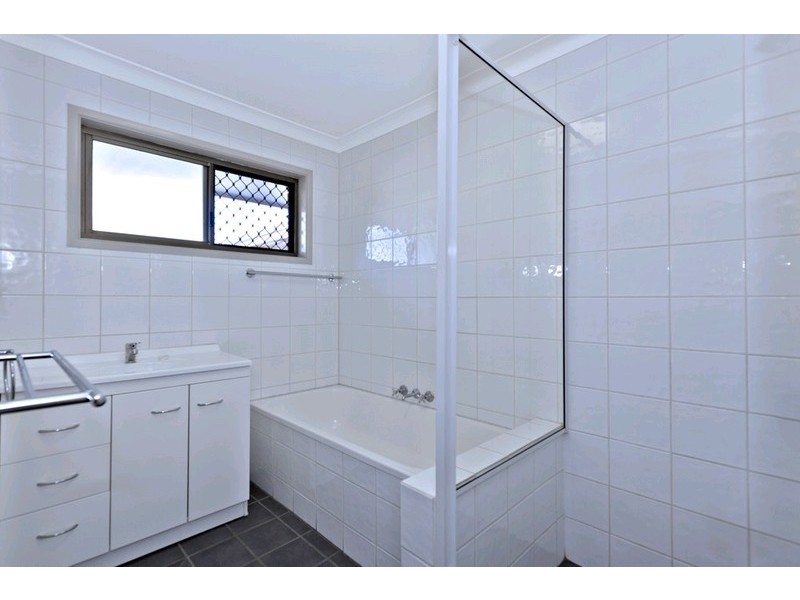 4 Springfield Crescent, Daisy Hill QLD 4127