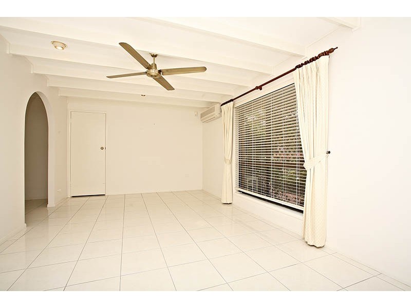 2 Jilbard Drive, Springwood QLD 4127