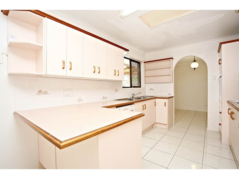 2 Jilbard Drive, Springwood QLD 4127
