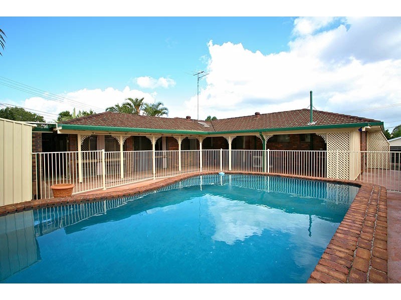 2 Jilbard Drive, Springwood QLD 4127