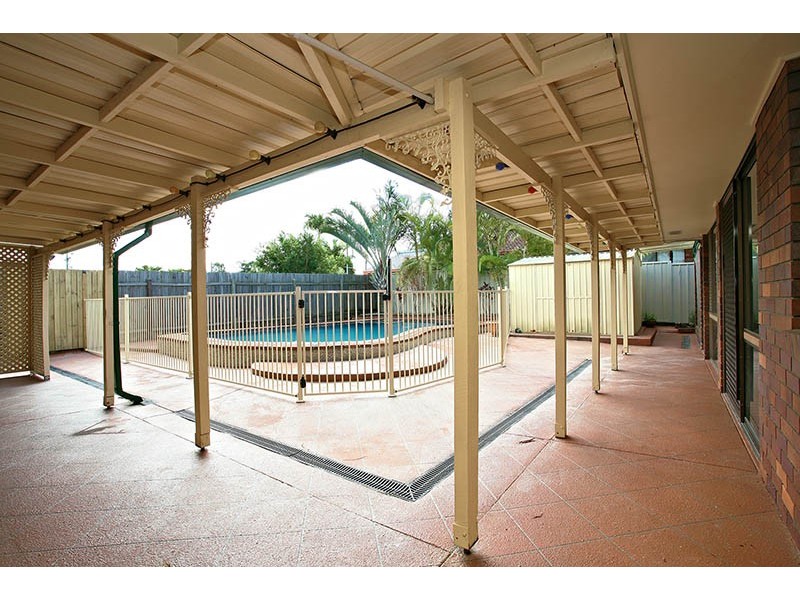 2 Jilbard Drive, Springwood QLD 4127