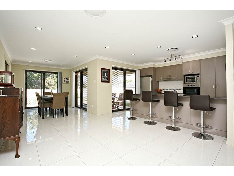 32 Allamanda Drive, Daisy Hill QLD 4127