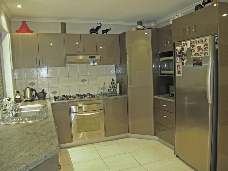 33 Macarthur Crescent, Slacks Creek QLD 4127