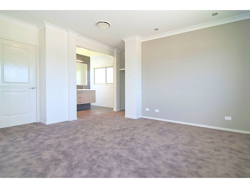 15 Baxton Place, Shailer Park QLD 4128